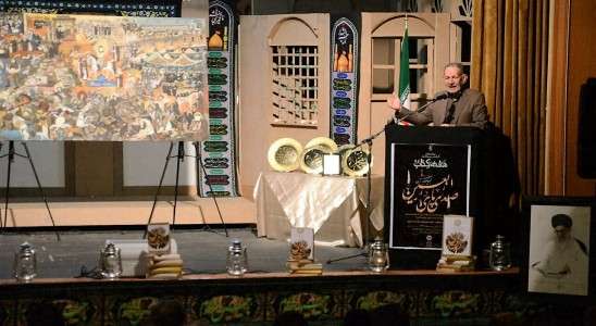 نشست کتابخوان تخصصی «صدای پای اربعین» در شیراز برگزار شد