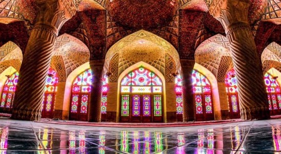 جلوه‌گری جاذبه‌های مذهبی فارس در نمایشگاه گردشگری تهران