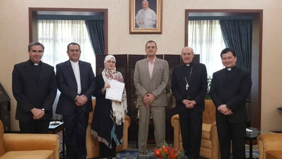 قدردانی پاپ از هدیه قرآنی بانوی ایرانی