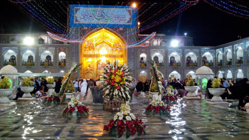 مشهد در شب میلاد امام عسکری(ع)در نور و شادی قرار دارد