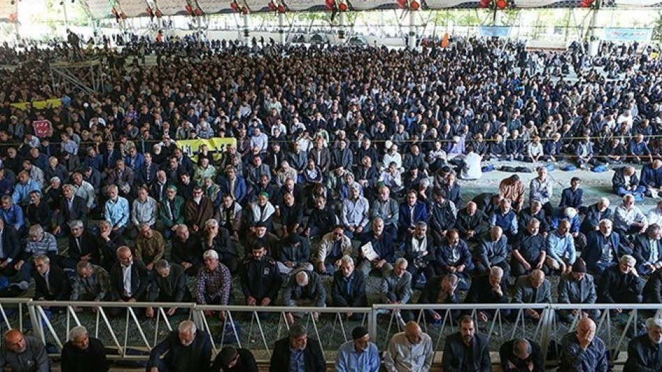 کاهش نرده‌های نمازجمعه تهران/ اظهار امیدواری برای حذف فاصله بین مردم و مسئولین