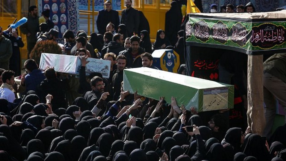 پیکر مطهر ۱۰ شهید دفاع مقدس و مدافع حرم در مشهد تشییع شد
