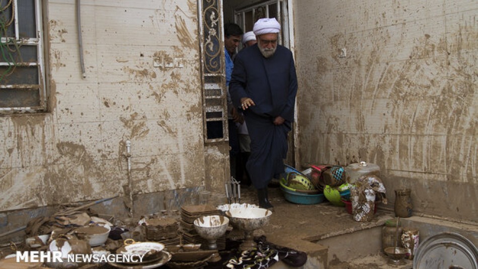 تولیت آستان قدس رضوی از مناطق سیل زده کلات بازدید کرد