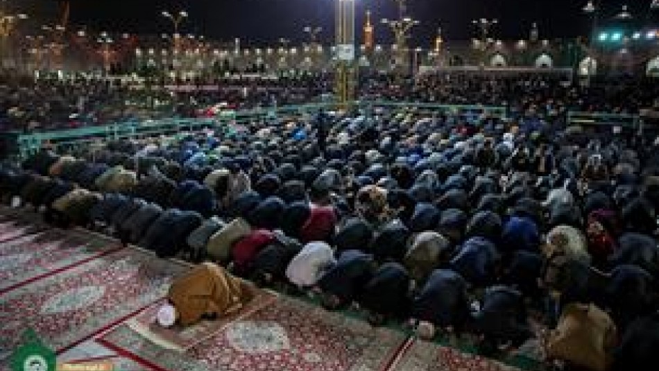 اقامه باشکوه نماز جماعت در شب نوزدهم ماه رمضان در حرم رضوی