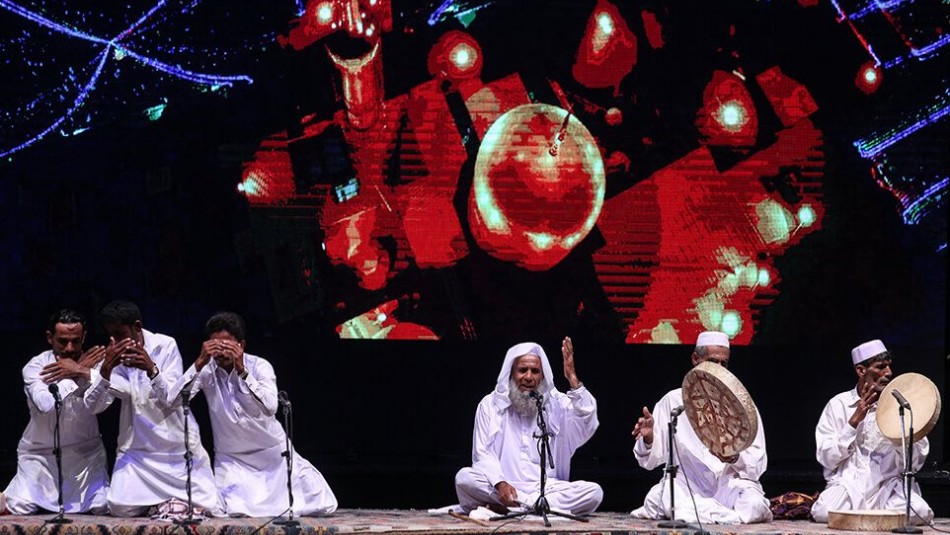 تجلیل از پیشکسوتان موسیقی در جشنواره آواها و نواهای رضوی