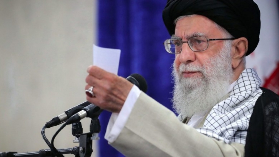 رهبر انقلاب با ملت ایران گفتگو می‌کند