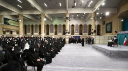 جمعی از بانوان فرهیخته با رهبر انقلاب اسلامی دیدار کردند