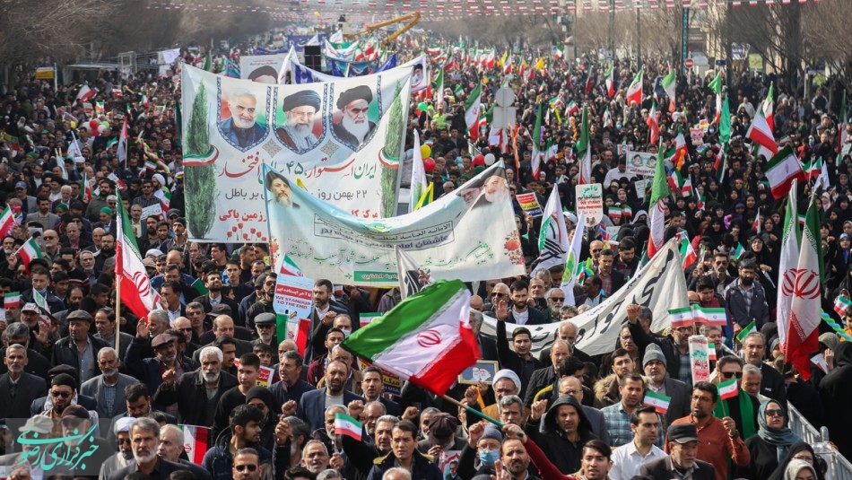گزارش تصویری ۲ / حضور صدهاهزار نفری زائران و مجاوران امام رضا(ع) در جشن ۴۵ سالگی انقلاب  